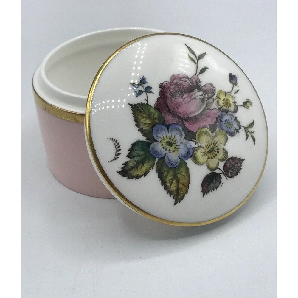 Royal Worcester if shipping